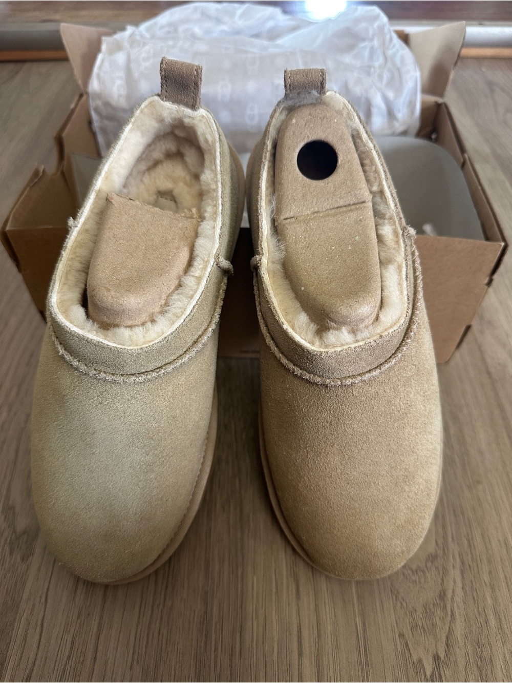 UGG Kids Tan Suede Kids 4/Women 6